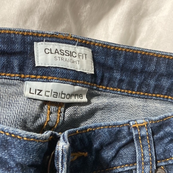 Liz Claiborne size 10 dark wash denims - Picture 3 of 7